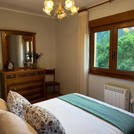 La Sierra Llerices 度假居 Onís